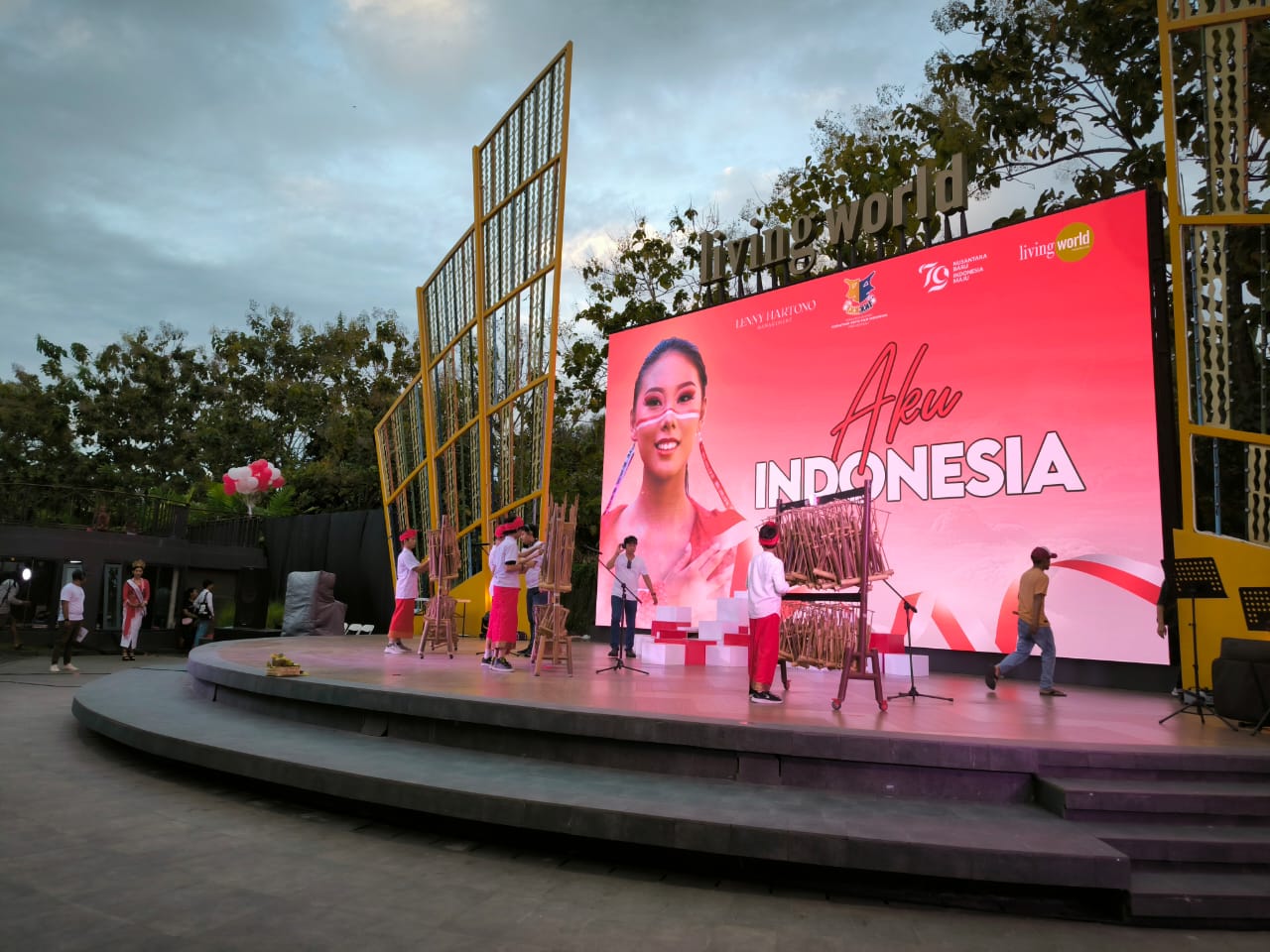 Angklung Performance